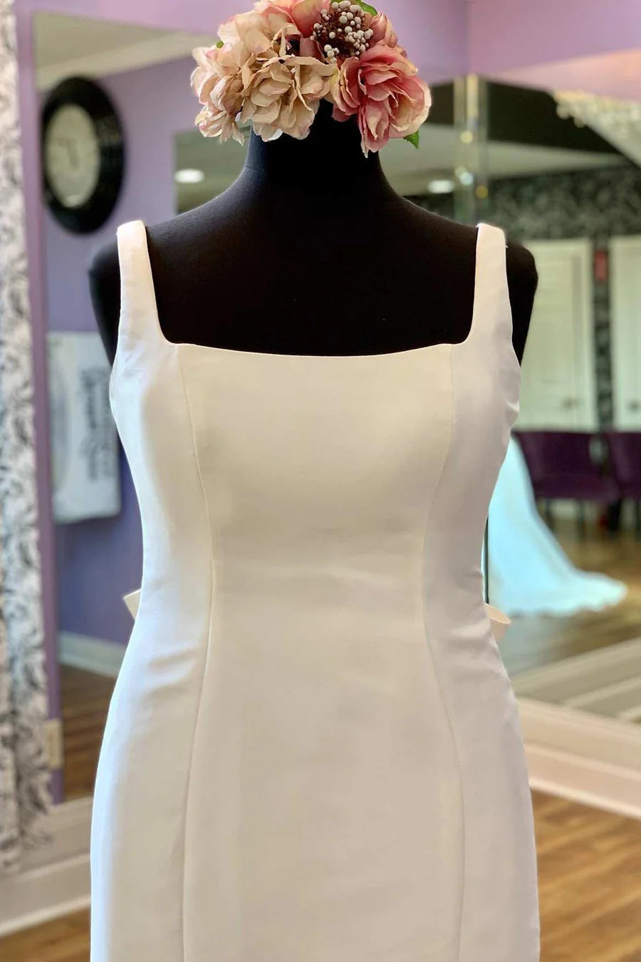 Robe de mariée longue trompette à col carré et nœud dans le dos